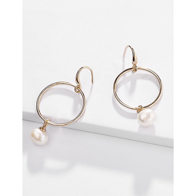 LRC Anting Gantung Fashion Gold Shell Pearl Copper Ear Ring F52620