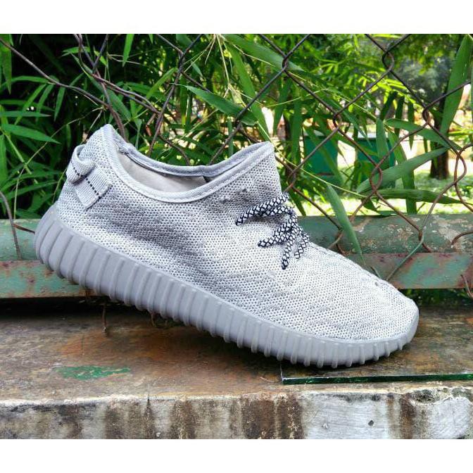 Sepatu Sneakers Adidas Yeezy Man Grade Ori / Sepatu Pria Murah / Sepatu Casual Sneakers