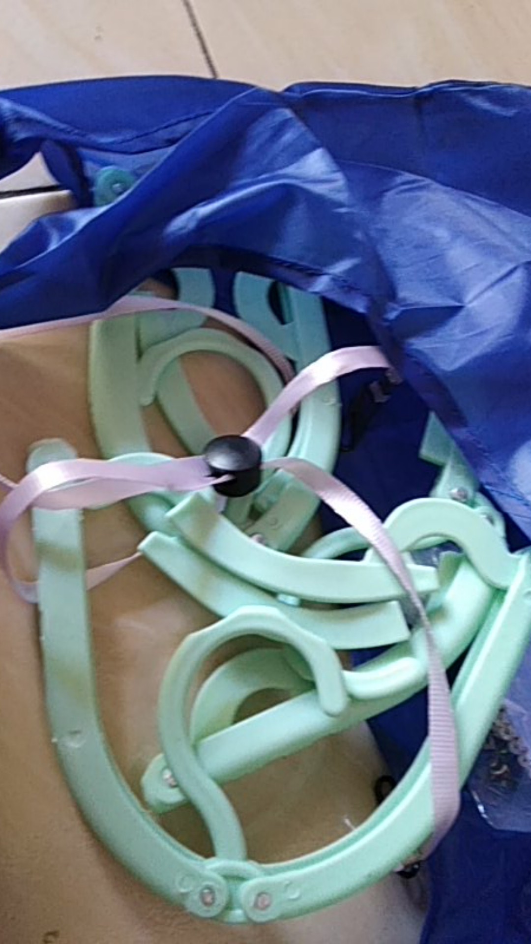 Gantungan Baju Lipat