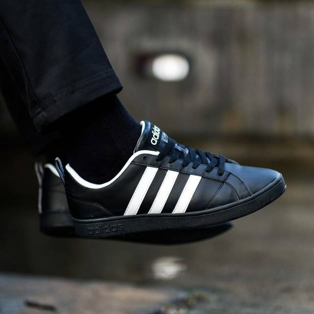 adidas advantage black and white