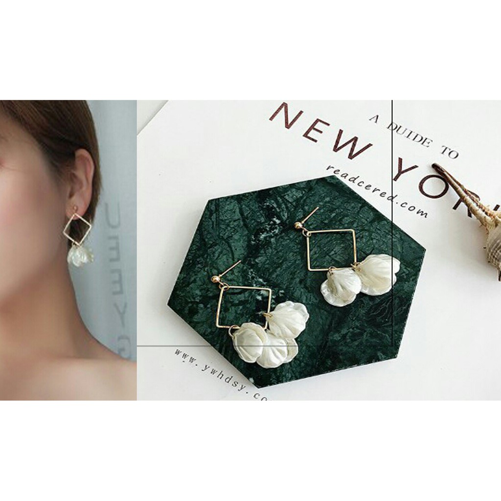 Anting Wanita Kekinian Ala Korea Model Segi Empat Mix Kerang Best Seller miss 63