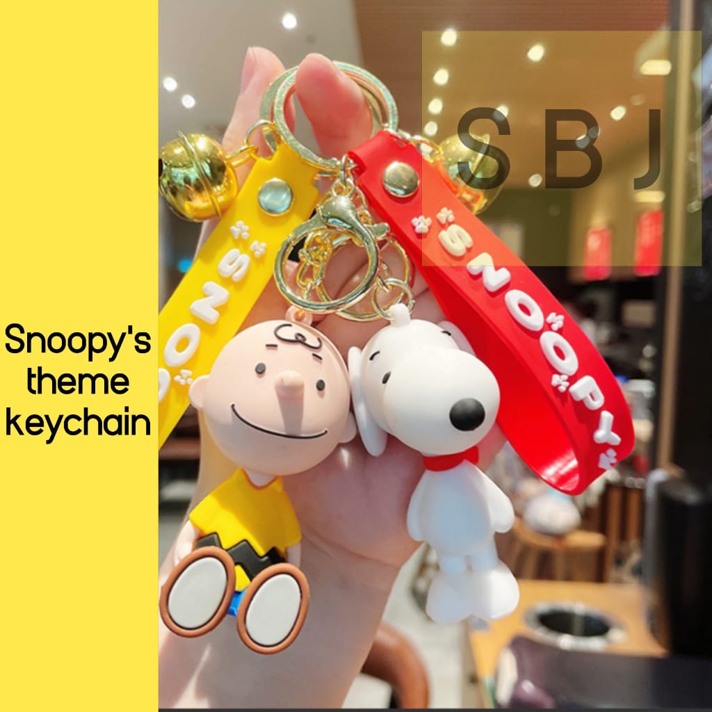 Gantungan kunci Snoopy / Keychain snoopy bahan silicone dengan kerincing