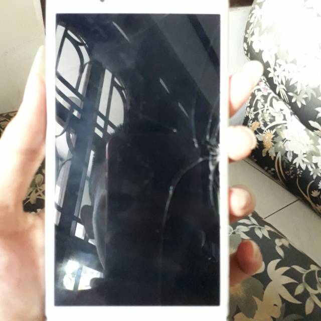 HP Sharp Aquos SH04H Minus