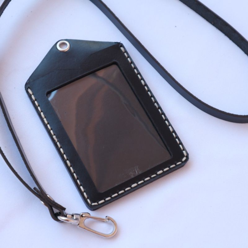 

NAME TAG HOLDER ID CARD KULIT ASLI GENUINE LEATHER WARNA HITAM
