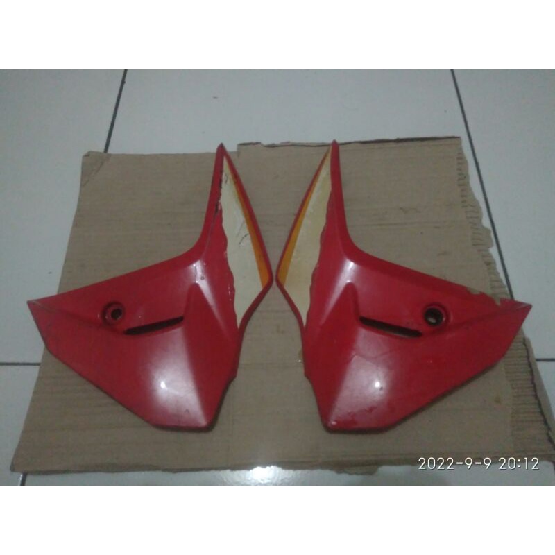 kupingan/sambungan pelengkap spakbor depan honda blade repsol 110 old original