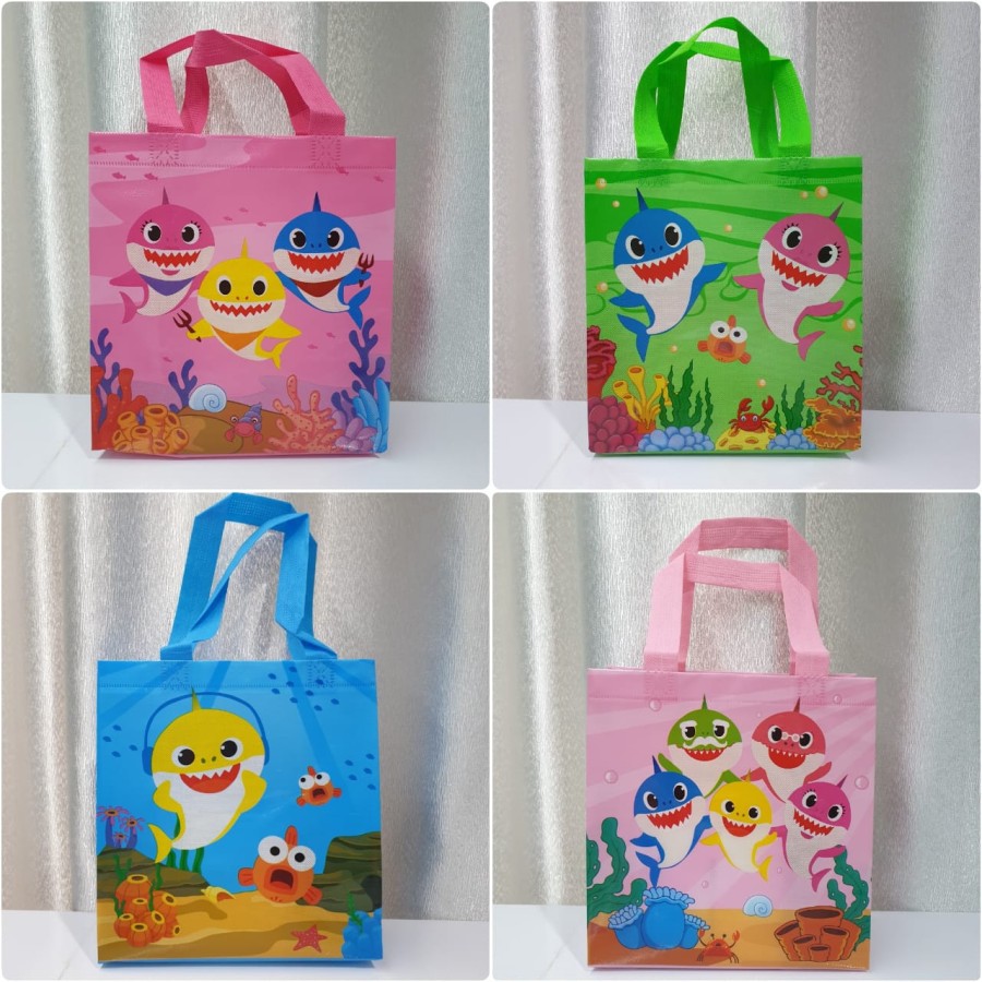 

Goodie Bag - Tas Kantong Kain Souvenir Hampers Motif Ikan Baby Shark