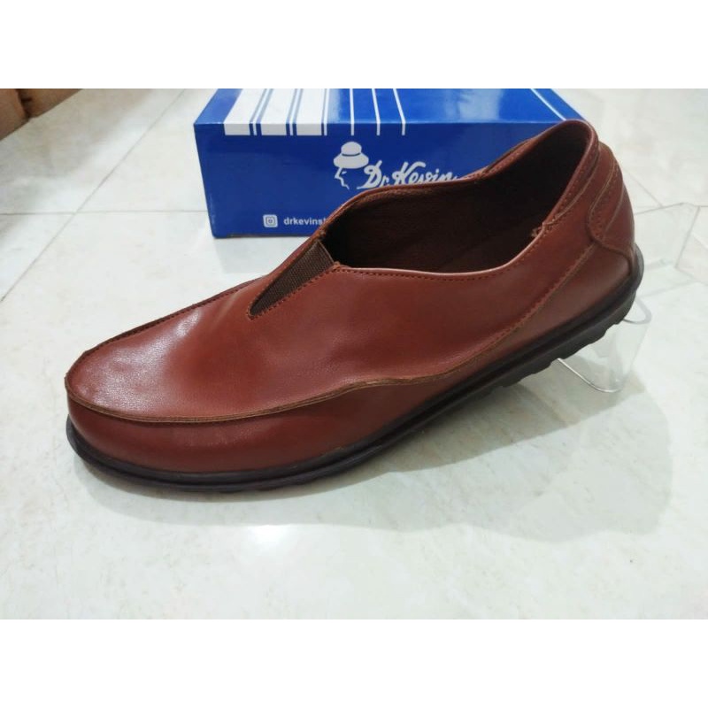 Sepatu Pria Dr. Kevin size 39 41