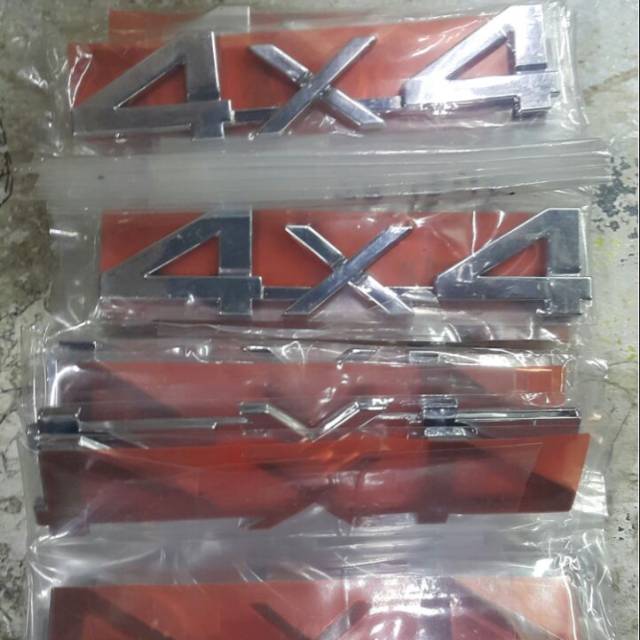 Emblem 4x4 4 x 4 Asli Mitsubishi Pajero Sport All New Pajero Sport