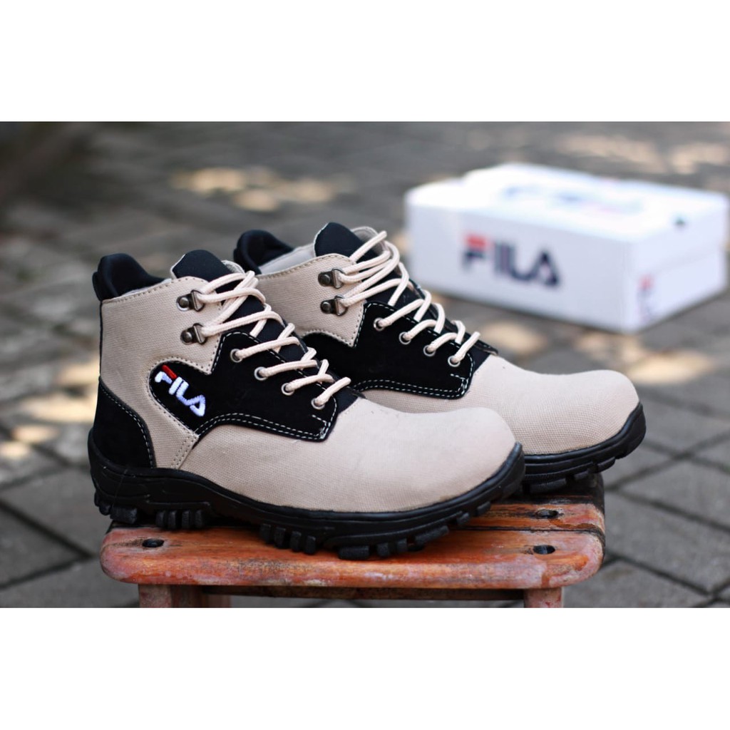 fila disruptor trainers mens