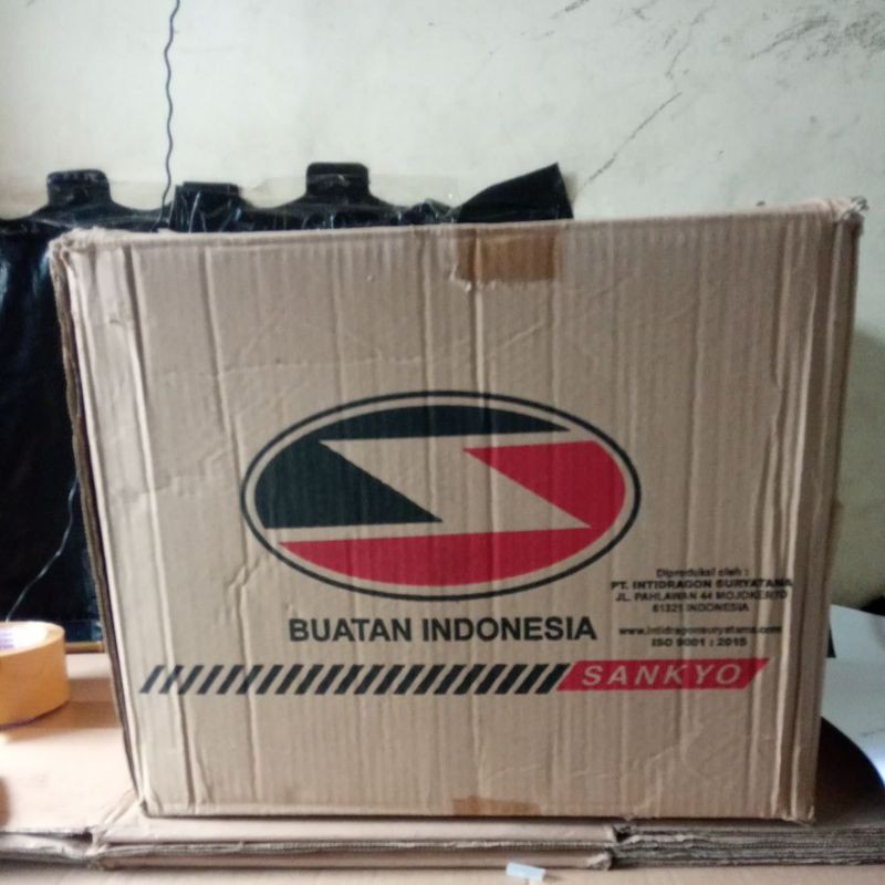 

Kardus bekas sandal bahan tebal 38x36x29