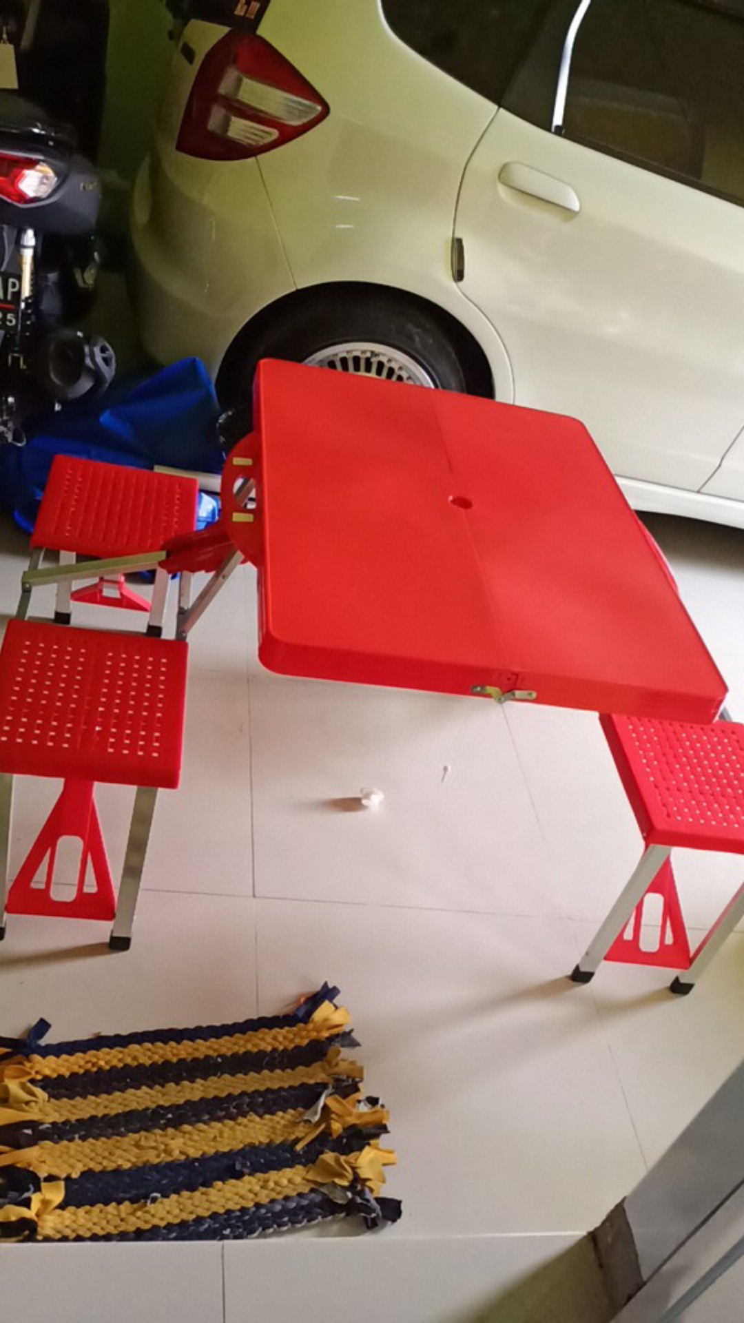 Meja Kursi Lipat Portabel Warna Merah