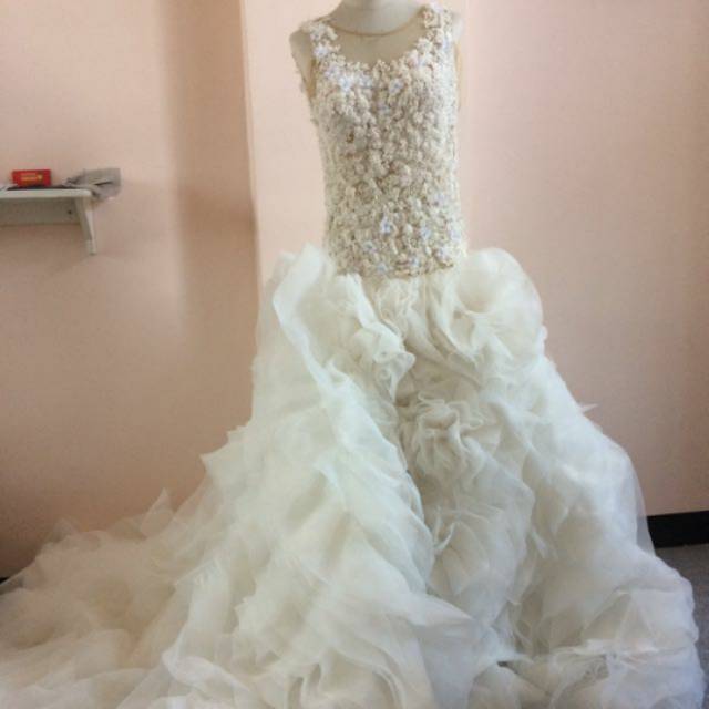 Sewa atau jual wedding dress baju gaun pengantin murah tapi kualitas top