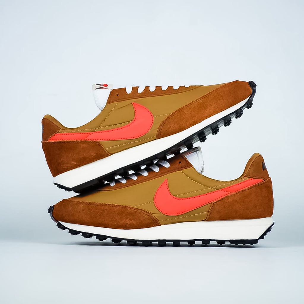 NIKE DAYBREAK SP BROWN ORANGE