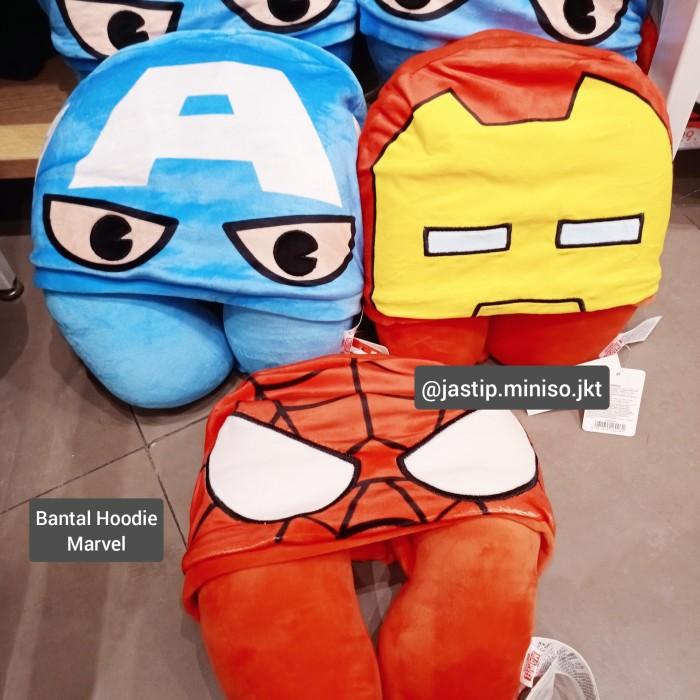 Miniso X Marvel Bantal Leher + Hoodie (30X30X9Cm)