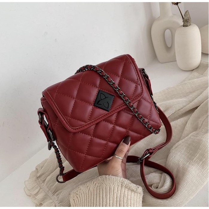 BJ15424 - BLACK/RED/WHITE - TAS SLEMPANG TALI RANTAI BESI KULIT SINTETIS IMPORT TERMURAH BAGSTORE JAKARTA ELJ5424 CR7738 BQ3428