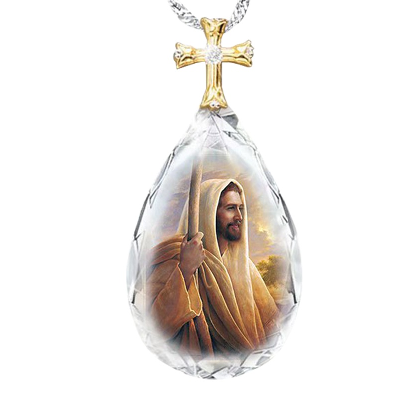 Kalung Liontin Salib Yesus Bahan Alloy Warna Emas Aksen Kristal Gaya Retro Untuk Wanita