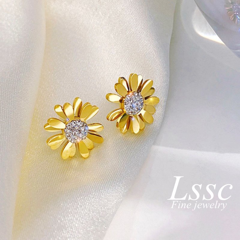 Anting Titanium Bunga Daisy Korea Lapis Emas 18K Anti Karat Aksesoris Perhiasan Wanita