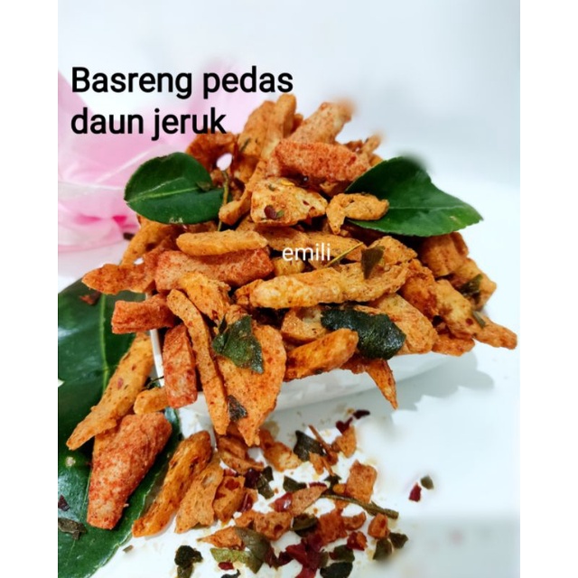 Basreng pedas berkualitas 250g daun jeruk / bakso goreng-1