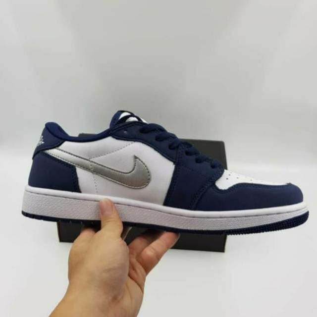 NIKE AIR JORDAN 1 LOW MIDNIGHT NAVY