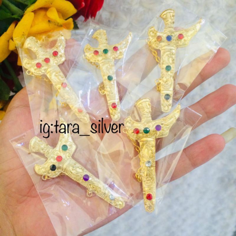 pin keris