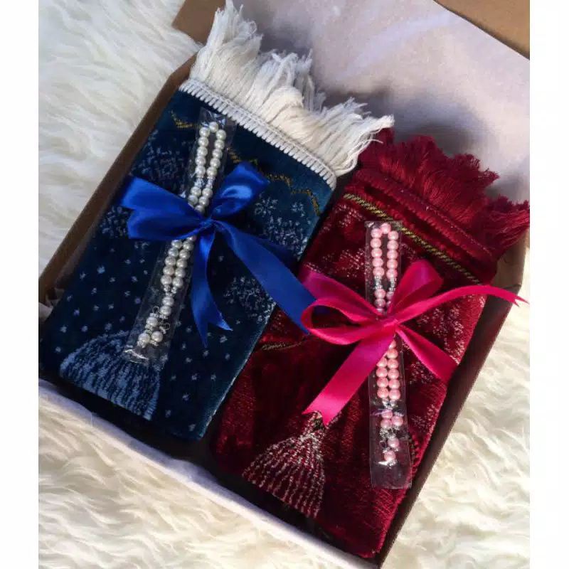 

Ready Stock Hampers/ Snack Box / Gift Box / Kado Ultah / Kado Wisuda