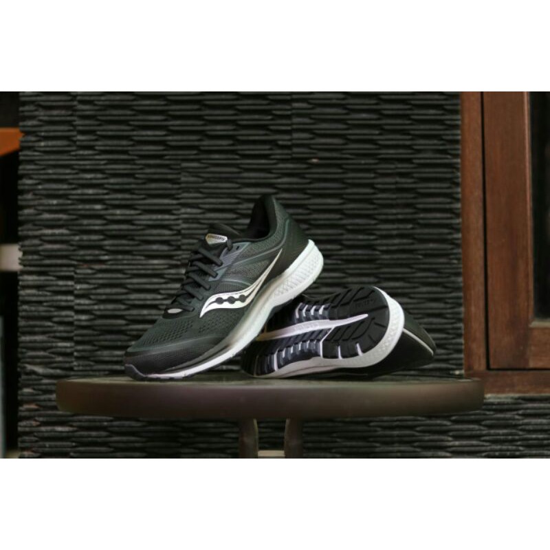 ORIGINAL UNISEX SAUCONY OMNI 19 BLACK / WHITE