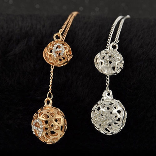 Hu Hu Hu Hu Hu Alat Bantu Pasang Kacamata♡ Kalung Rantai Panjang Dengan Liontin Bola Kristal Hollow Untuk Wanita