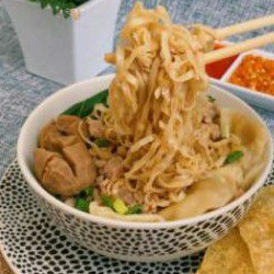 mie bakmi mie ayam tipis seperti GM mie mentah