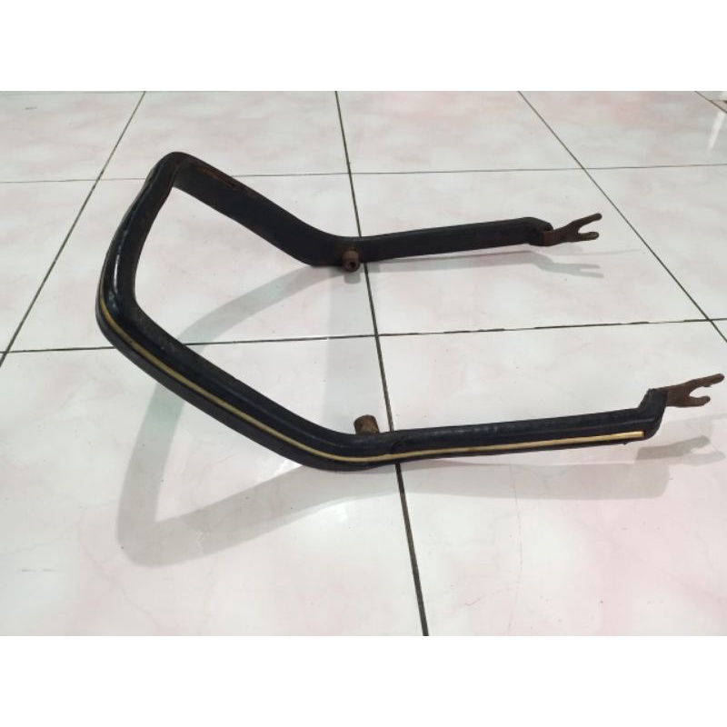 Begel behel pegangan jok Suzuki Rc original bahan karet