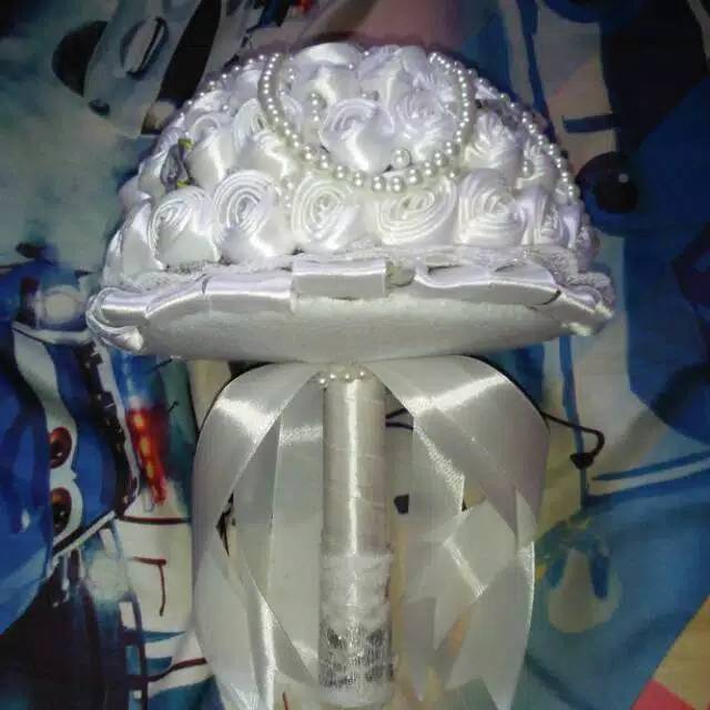 

Promo Buket bunga pernikahan pengantin pita satin full putih