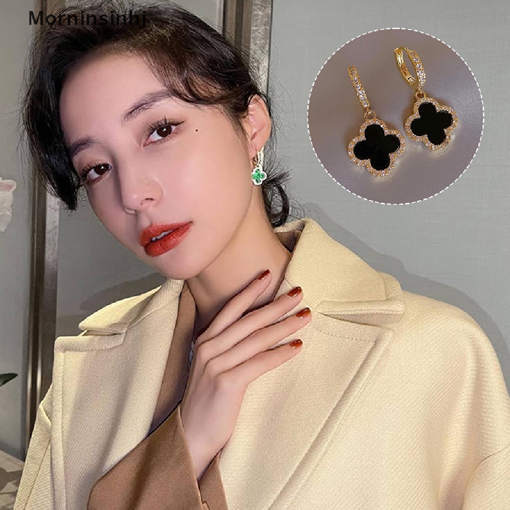 Mornin 1pasang Anting Semanggi Beruntung Clover Stud Earrings Lucu Fashion Anting Sederhana Sparkly Black/Green Geometric Flower Statement Earrings Untuk Perempuan id