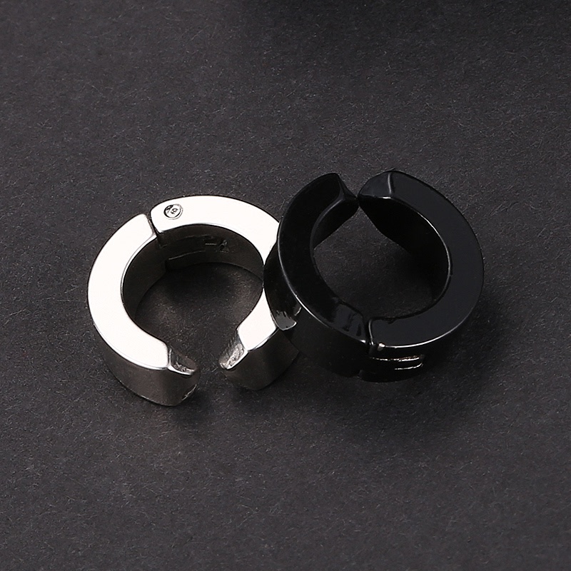 1 Pasang Anting Stud Klip Magnetik Palsu Bahan Titanium Steel Gaya Hip Hop Punk Untuk Pria Dan Wanita