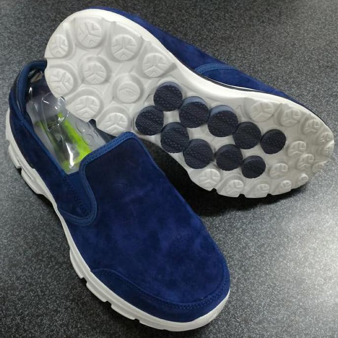 promo sepatu pria / cowok skechers gowalk 3 beludru terbaru