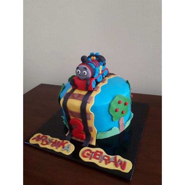

Thomas Train Birthday cake buttercream mix fondant (area Surabaya)
