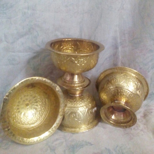 BOKOR KUNINGAN KECIL (Bisa untuk tabur bunga/siraman)