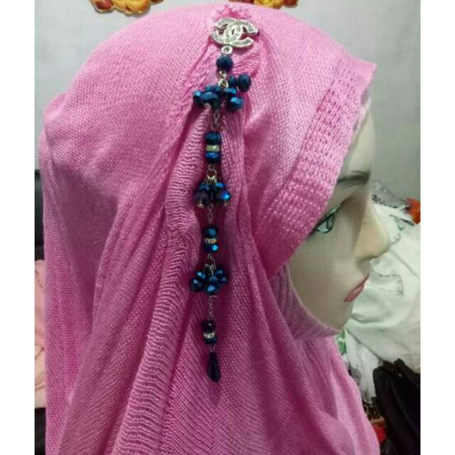 Bros / pin kerudung chanel