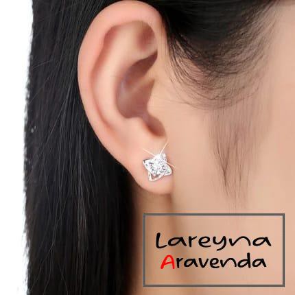 Anting Titanium Wanita Motif Bunga Kristal Crystal Swarovski AT004