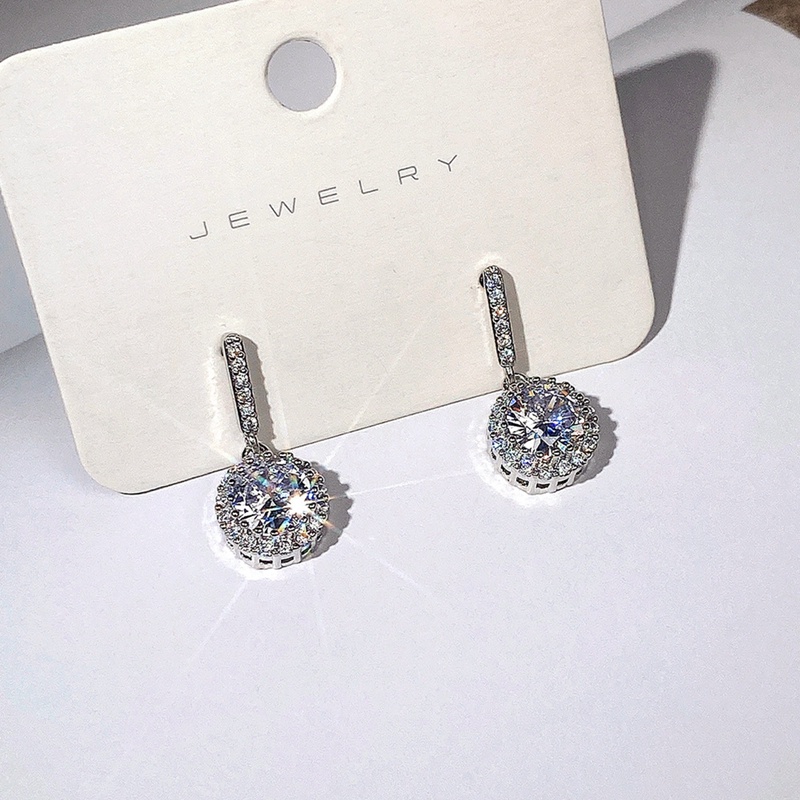 Anting Juntai Bentuk Bulat Kubik Zirkonia Warna Silver Gaya Klasik Untuk Wanita