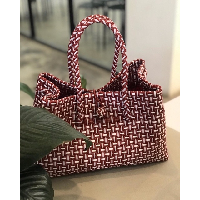 Tas Wanita Bakul/Tas Anyaman/Tas Jali- ukuran S  merah putih - Buatan Indonesia