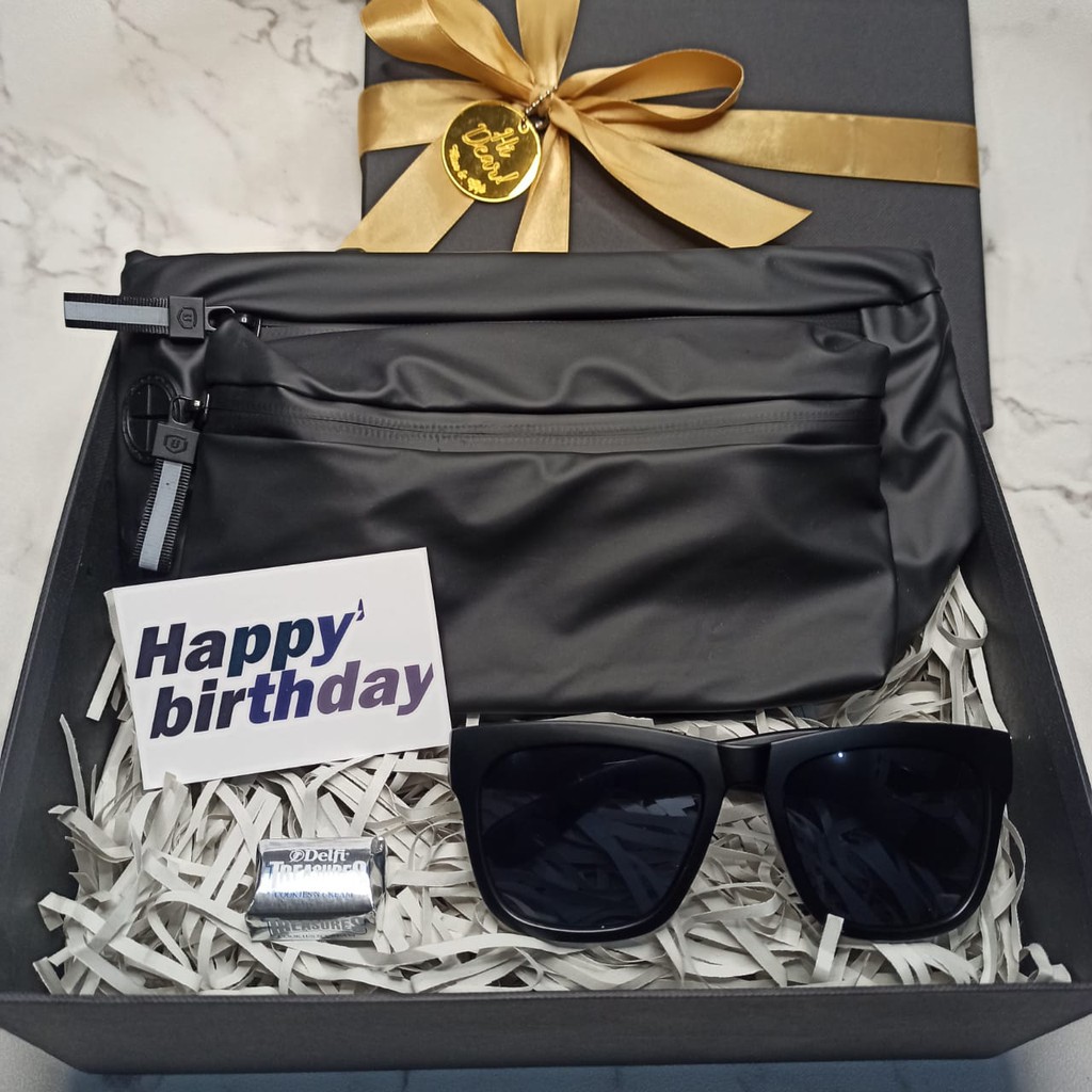 

Bliss Box SlingBag&Glasses ( Hampers / Gift Box / Kado UlTah / Kado Wisuda / Kado Anniversary )