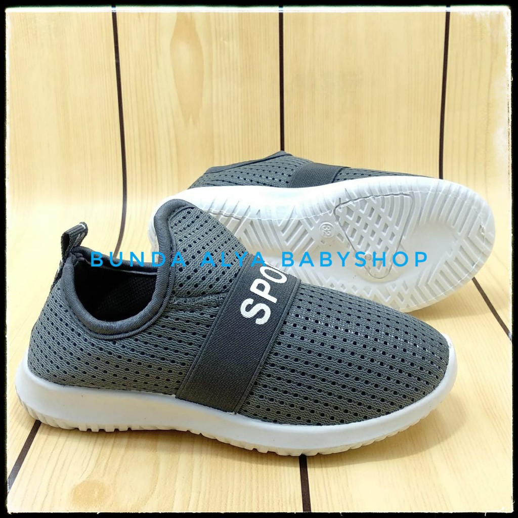 Sepatu Anak Laki IMPORT 5 6 7 Tahun ABU Lentur - Sepatu Anak Cowok Sporty Dan Elastis Alas Karet Anti Licin Size 31 - 36