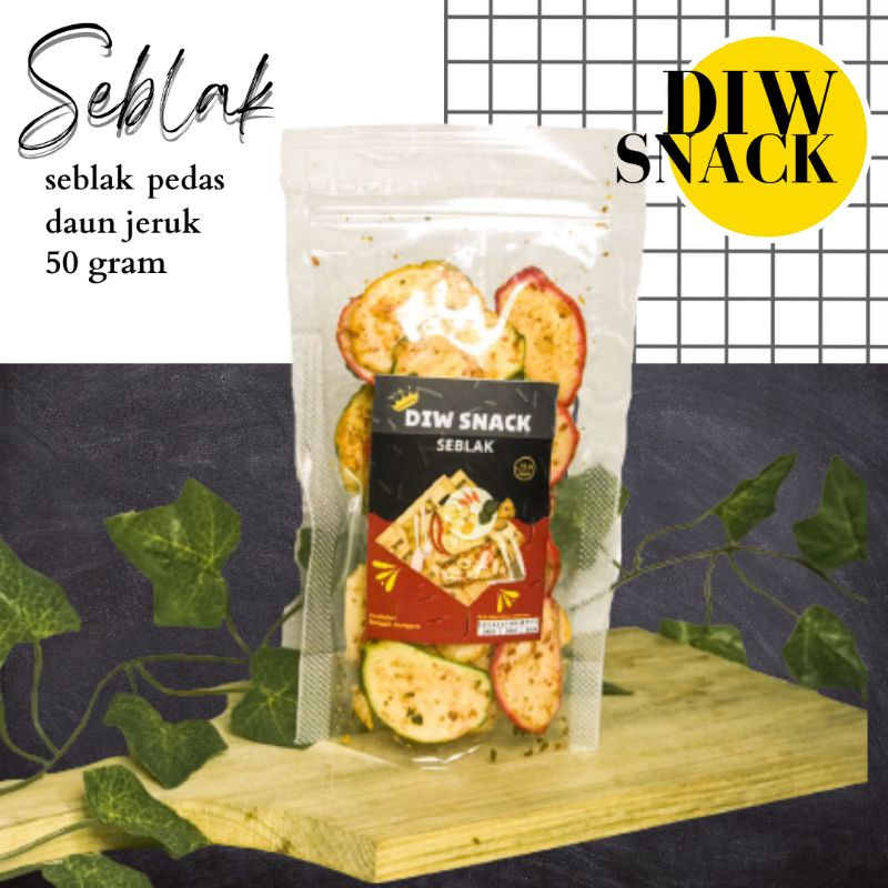 

Krupuk seblak pedas/krupuk seblak daun jeruk/krupuk seblak bantet/krupuk seblak renyah/krupuk seblak gurih