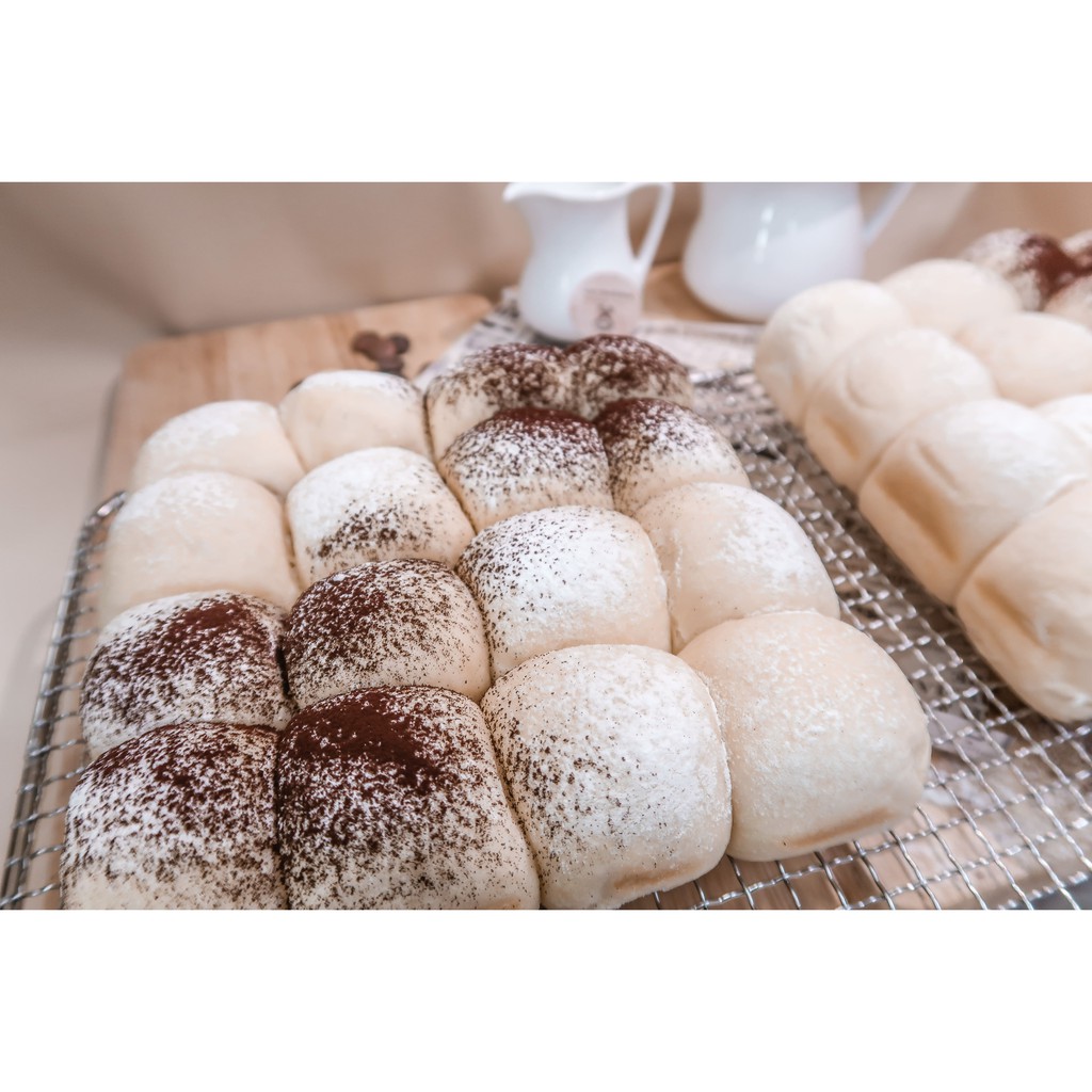 

JAPANESE MILK BUNS/ROTI LEMBUT JEPANG/MIX 2 FLAVOURS (CHOCO/CHEESE)