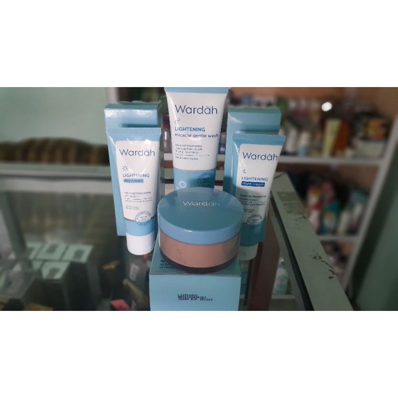 Wardah Lightening Paket Murah | Paket Wardah Lightening 4 in 1