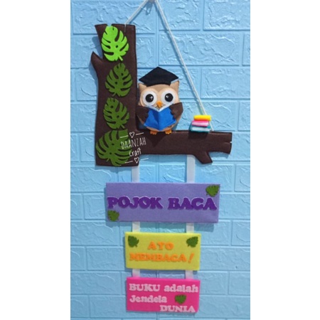 hiasan dinding pojok baca lucu