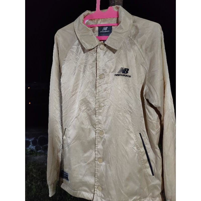 Jaket outdoor New Balance Ori