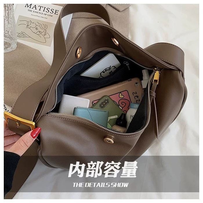 BJ20513 - BEIGE/BLACK/BROWN/COFFEE/KHAKI - TAS SLEMPANG TAS BAHU SHOULDERBAG WANITA FASHION IMPORT MODIS ELEGAN TERMURAH TERLARIS TERBARU BAGSTORE JAKARTA TAS BATAM JT0513 EL5370 BQ3377 GT1940 LT2095