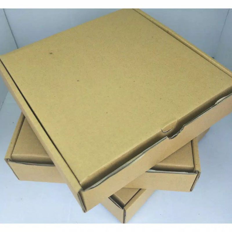 

Box Pizza 28x28x5 cm LS Karton/Kardus/Polos/Hampers/Baju/EidMubarak