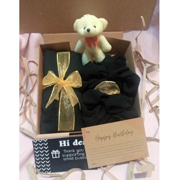 

Spesial Jby14 Hampers hijab murah / gift box hijab / hampers kado/ kado murah / hampers kado ulang tahun / hampers kado wanita / paket hampers hijab .,,.,.,