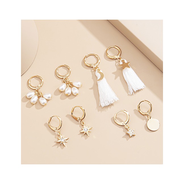 LRC Anting Set Fashion Golden Asymmetric Star Disc P76762